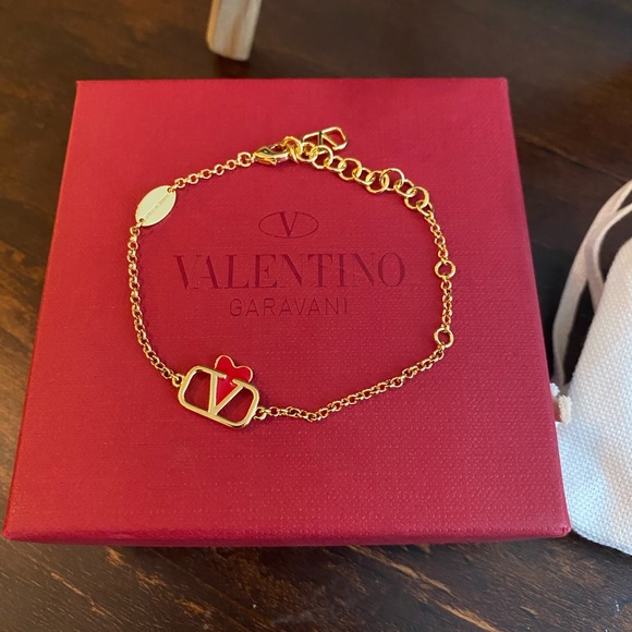 Valentino Garavani Volvo Signature Heart Bracelet - Picture 4 of 9